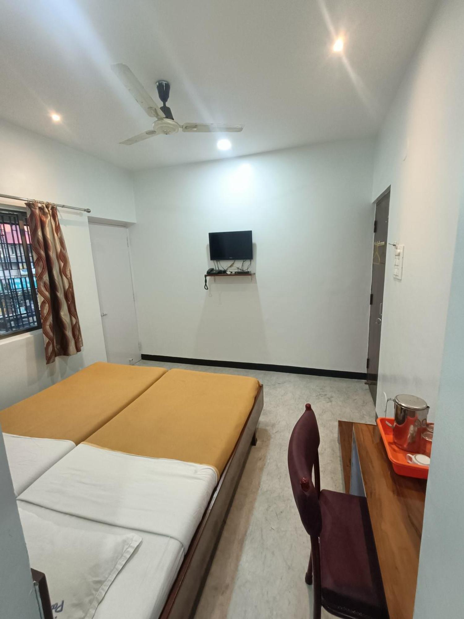 Hotel Parth Residency Kolhapur Exterior photo
